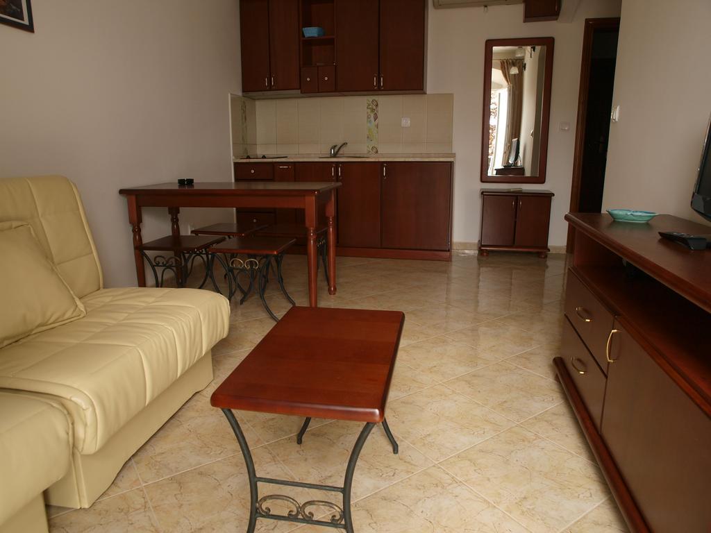 Apartments Obala Dragovic Petrovac Pokoj fotografie