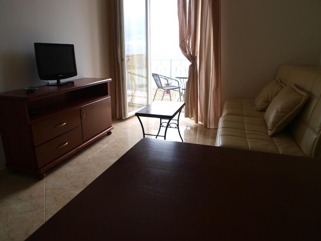 Apartments Obala Dragovic Petrovac Pokoj fotografie