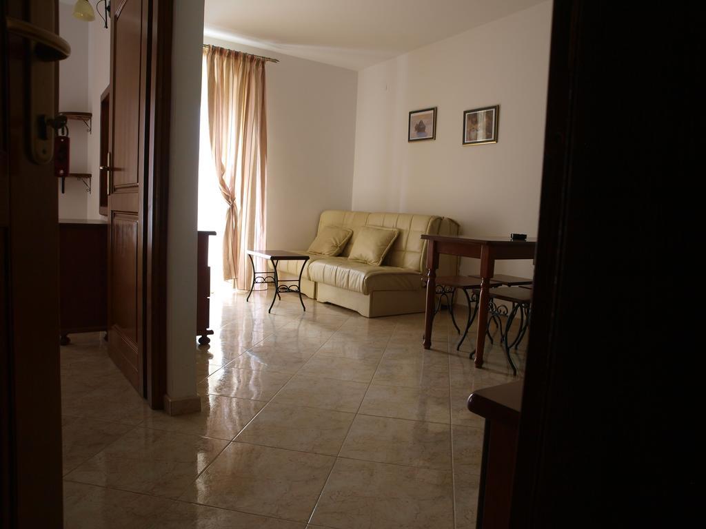 Apartments Obala Dragovic Petrovac Pokoj fotografie