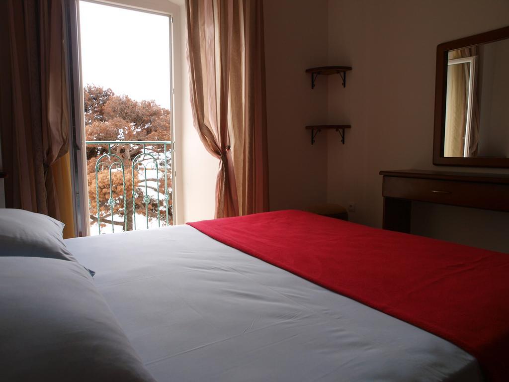 Apartments Obala Dragovic Petrovac Pokoj fotografie